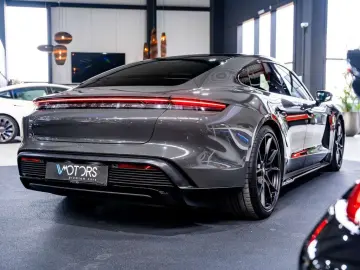 PORSCHE Taycan GTS - PID - ACC - HUD - Bose - Passenger