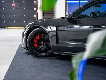 PORSCHE Taycan GTS - PID - ACC - HUD - Bose - Passenger