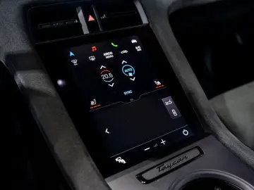 PORSCHE Taycan GTS - PID - ACC - HUD - Bose - Passenger