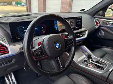 BMW XM LABEL RED  Bowers & Wilkins Massage Adapt.M