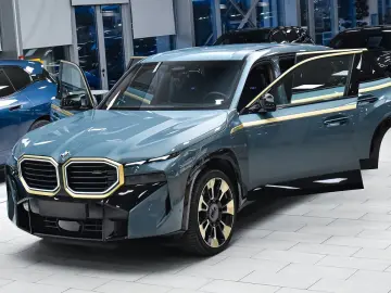 BMW XM 4.4 VintageLeather 23zol BowersWilkins Iconic