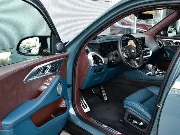 BMW XM 4.4 VintageLeather 23zol BowersWilkins Iconic