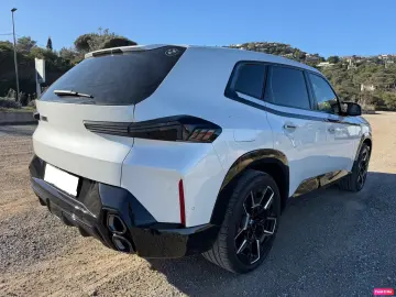 BMW XM50 e B&W Hochglanz Shadow