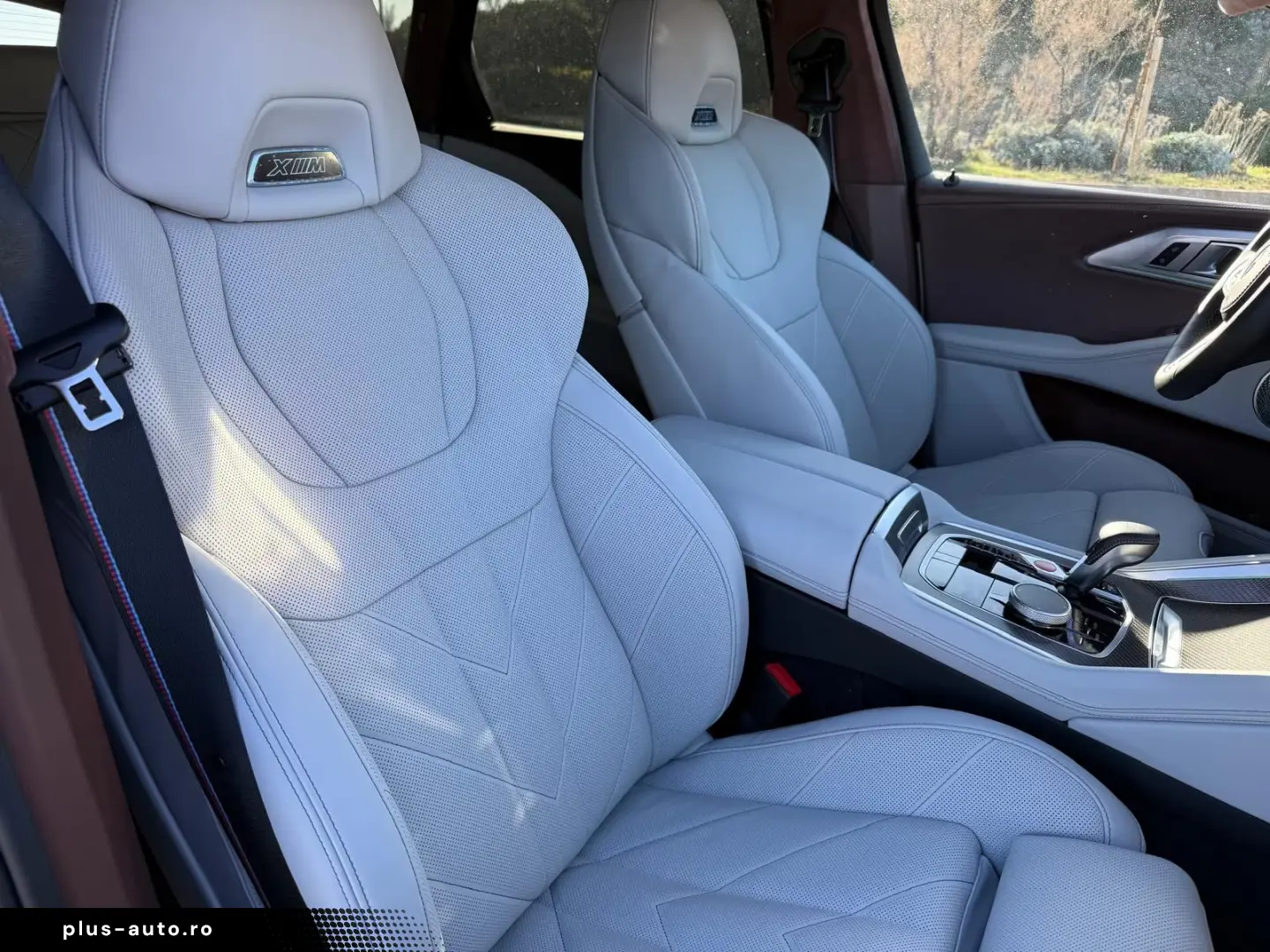 BMW XM50 e B&W Hochglanz Shadow