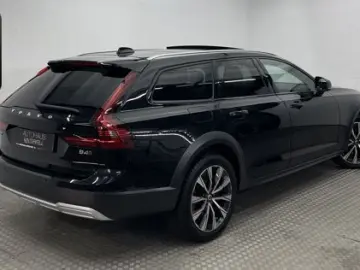 VOLVO V90 Cross Country Plus B4 AWD