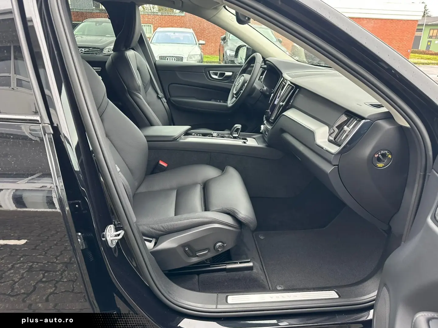 VOLVO XC60 B4 Diesel AWD Plus Dark