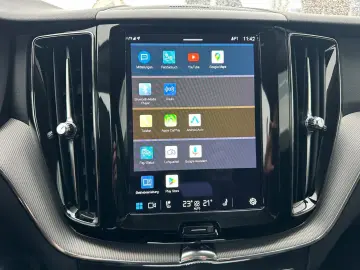 VOLVO XC60 B4 Diesel AWD Plus Dark