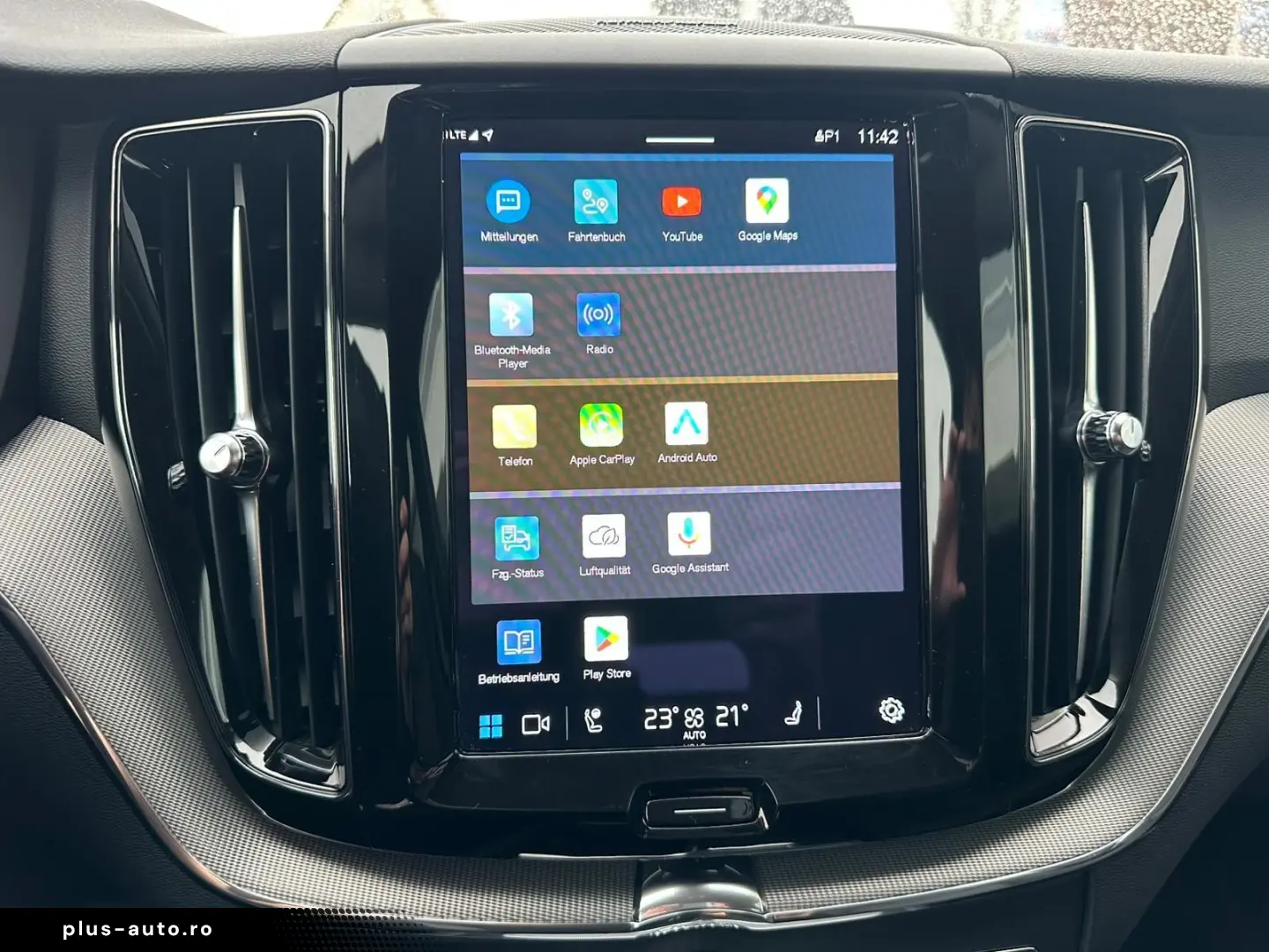 VOLVO XC60 B4 Diesel AWD Plus Dark