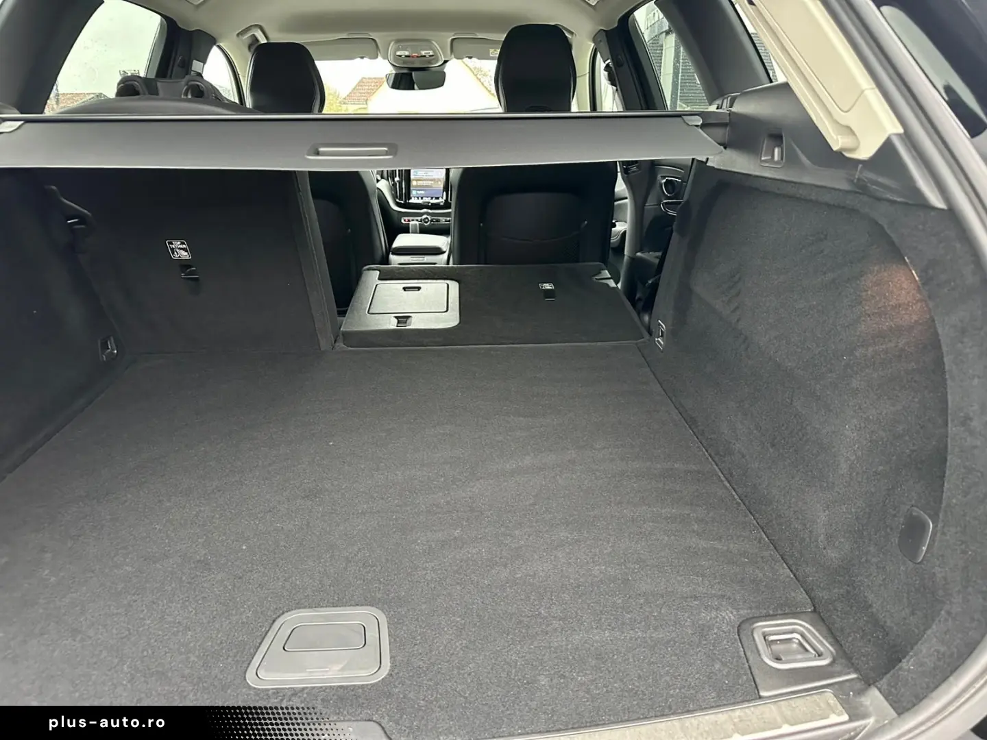 VOLVO XC60 B4 Diesel AWD Plus Dark