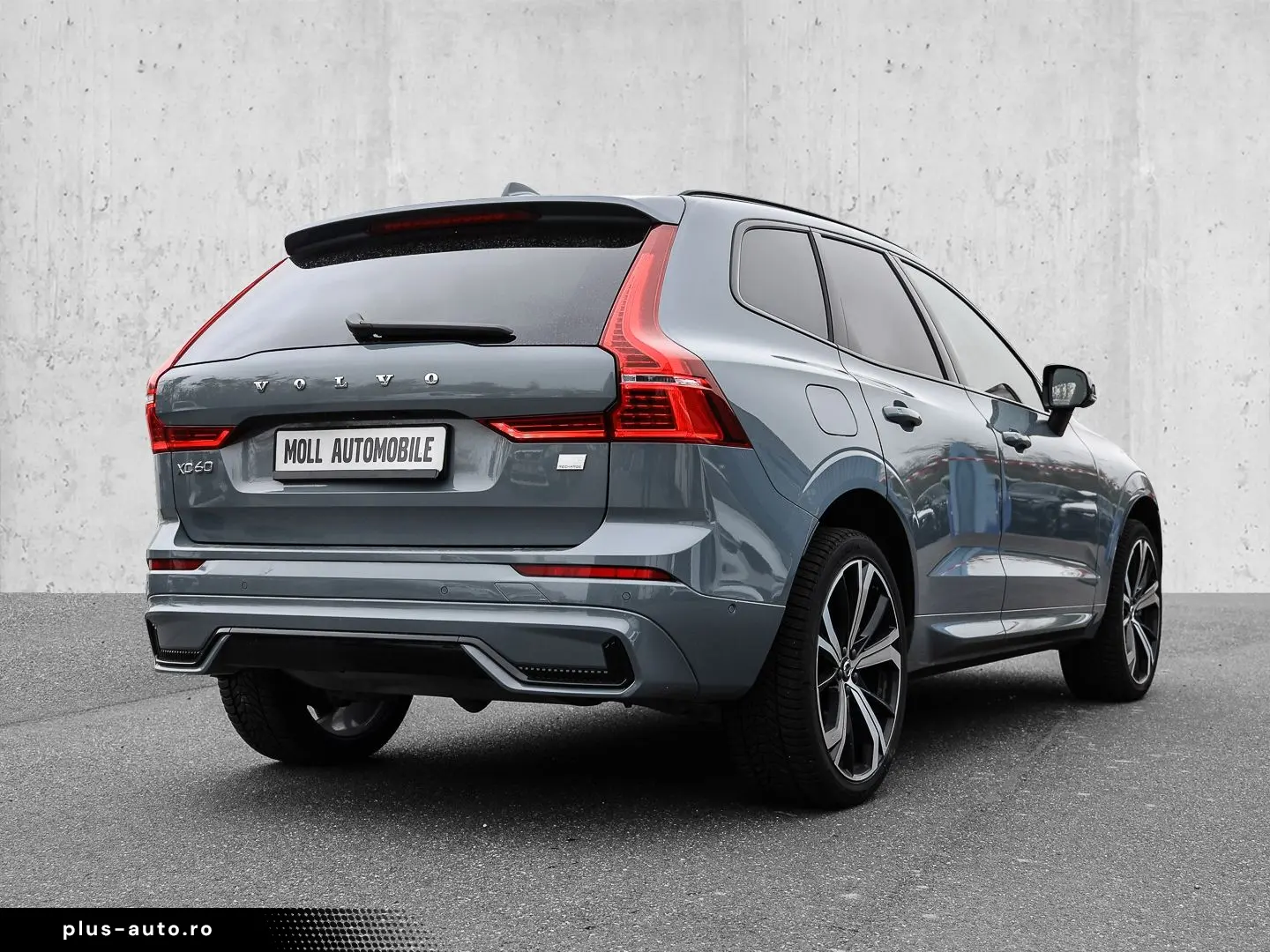 VOLVO XC60 Ultimate Dark Recharge Plug-In Hybrid AWD T