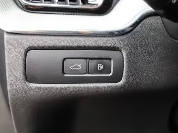 VOLVO XC60 Ultimate Dark Recharge Plug-In Hybrid AWD T