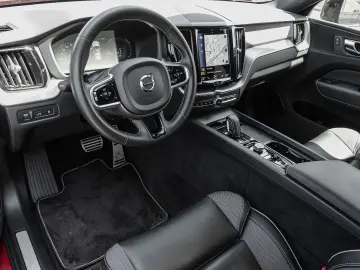 VOLVO XC60 R Design Recharge Plug-In Hybrid AWD T8