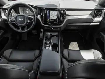 VOLVO XC60 R Design Recharge Plug-In Hybrid AWD T8