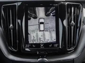 VOLVO XC60 R Design Recharge Plug-In Hybrid AWD T8