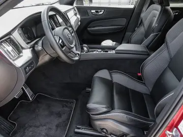 VOLVO XC60 R Design Recharge Plug-In Hybrid AWD T8