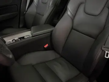 VOLVO XC60 B 5Ultimate Dark AWD Panorama