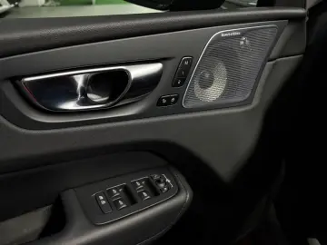 VOLVO XC60 B 5Ultimate Dark AWD Panorama