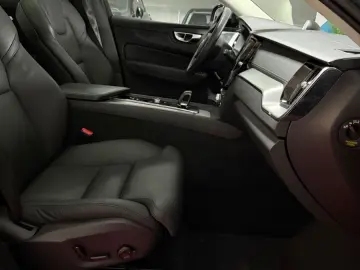 VOLVO XC60 B 5Ultimate Dark AWD Panorama