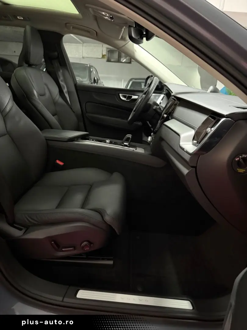 VOLVO XC60 B 5Ultimate Dark AWD Panorama