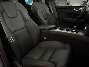 VOLVO XC60 B 5Ultimate Dark AWD Panorama