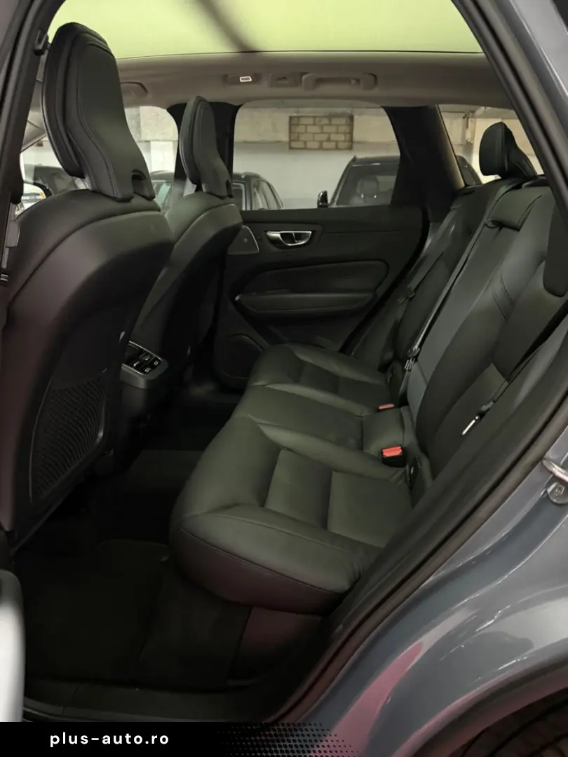 VOLVO XC60 B 5Ultimate Dark AWD Panorama