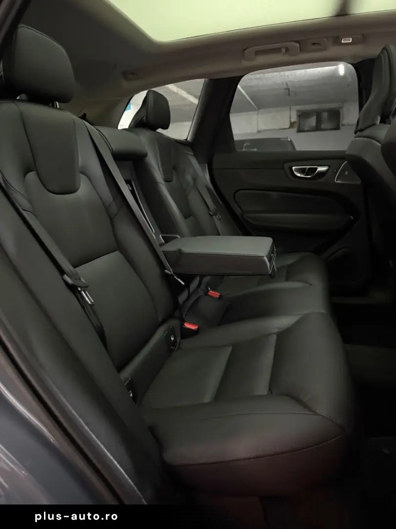 VOLVO XC60 B 5Ultimate Dark AWD Panorama