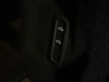 VOLVO XC60 B 5Ultimate Dark AWD Panorama