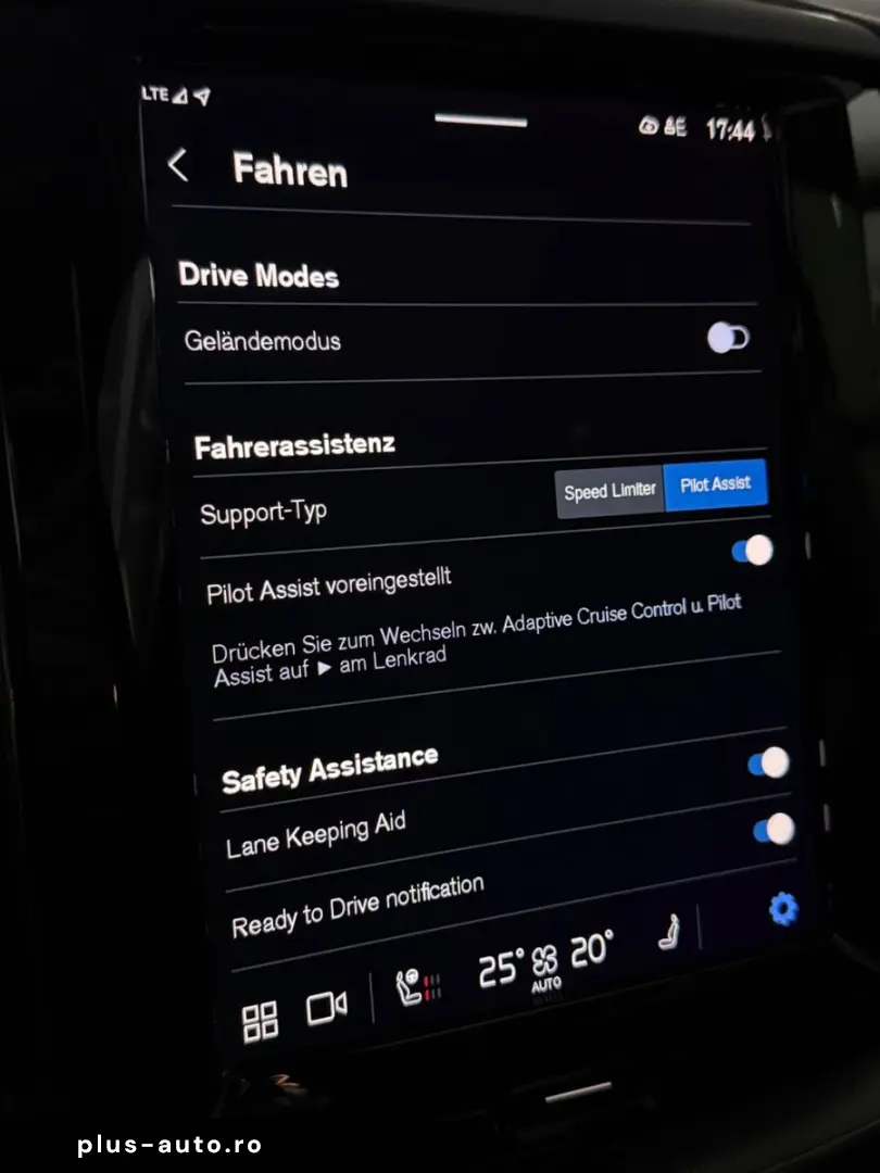 VOLVO XC60 B 5Ultimate Dark AWD Panorama