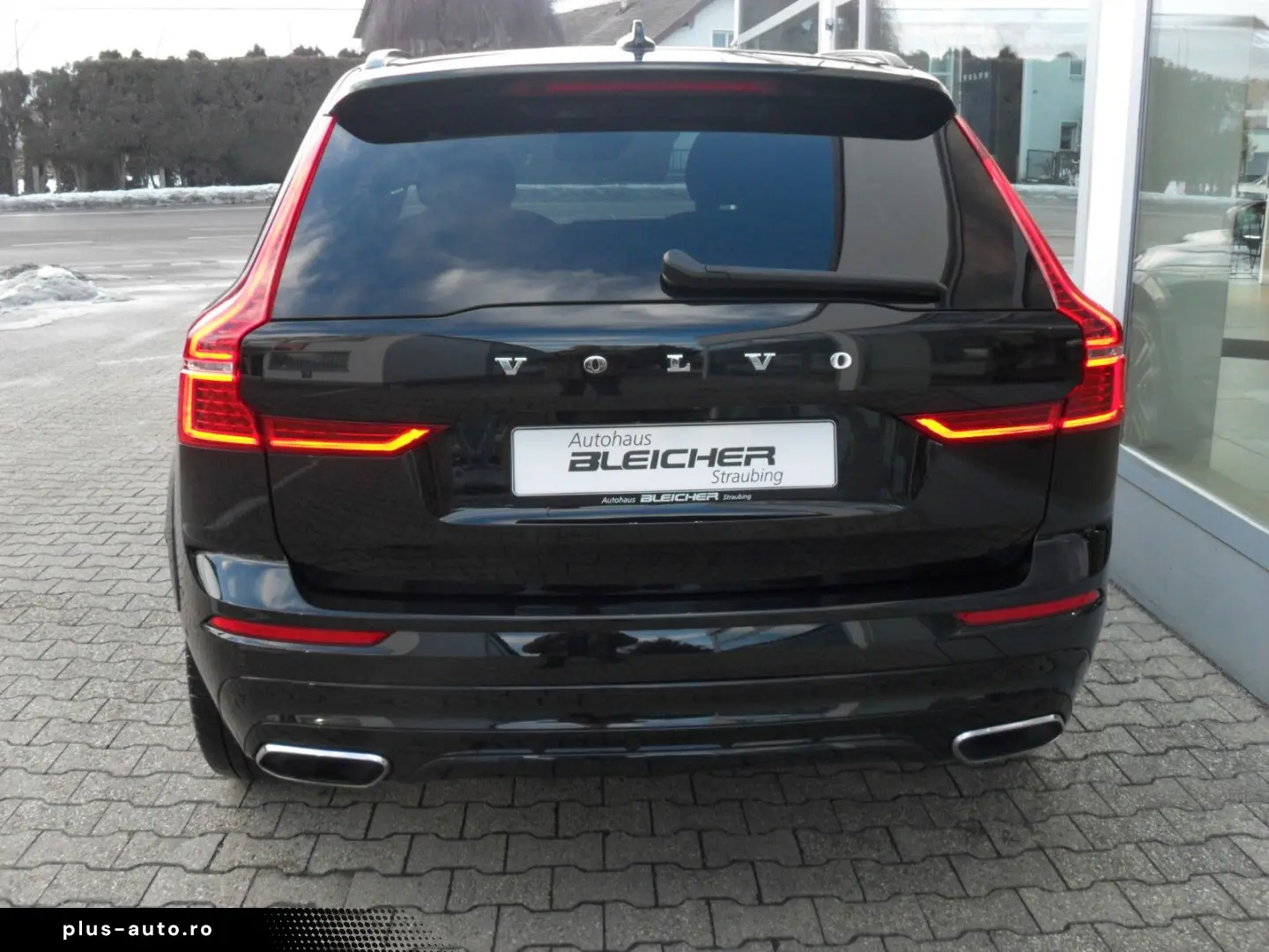 VOLVO XC 60 T8 R Design AWD   Head UP   AHK   PD   WP