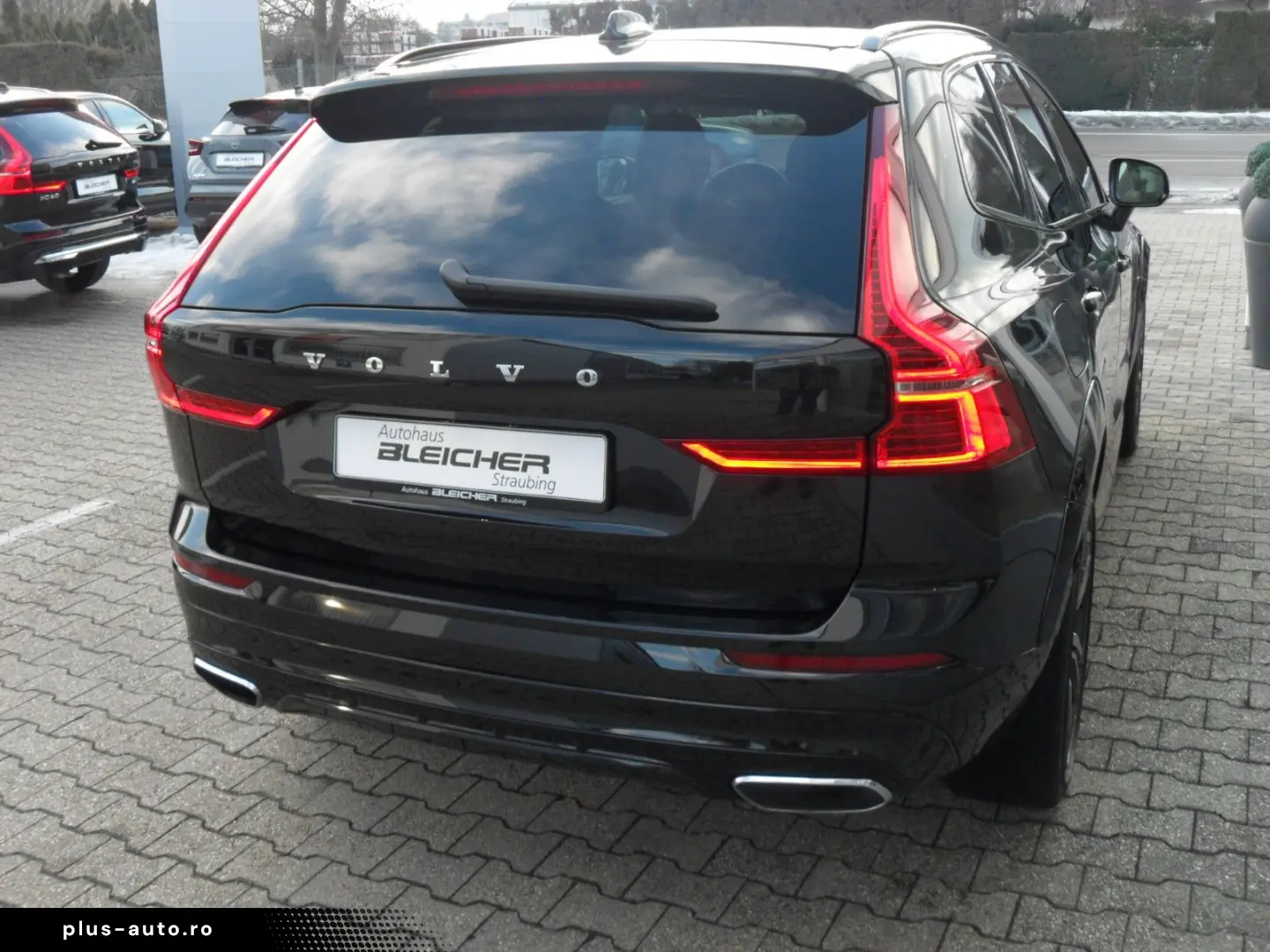 VOLVO XC 60 T8 R Design AWD   Head UP   AHK   PD   WP