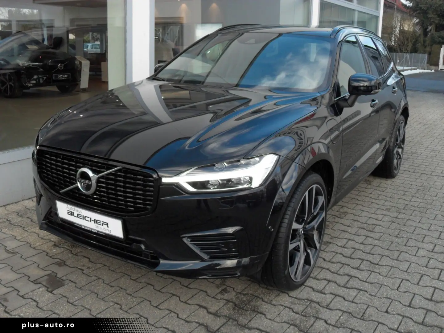 VOLVO XC 60 T8 R Design AWD   Head UP   AHK   PD   WP