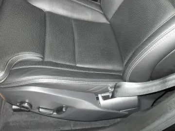 VOLVO XC 60 T8 R Design AWD   Head UP   AHK   PD   WP