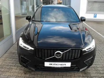 VOLVO XC 60 T8 R Design AWD   Head UP   AHK   PD   WP