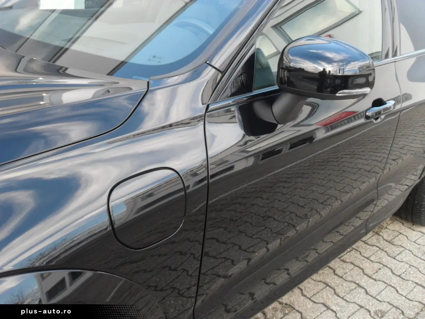 VOLVO XC 60 T8 R Design AWD   Head UP   AHK   PD   WP