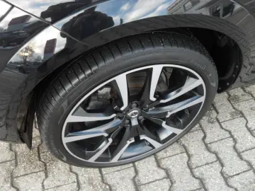 VOLVO XC 60 T8 R Design AWD   Head UP   AHK   PD   WP