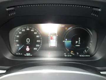 VOLVO XC 60 T8 R Design AWD   Head UP   AHK   PD   WP
