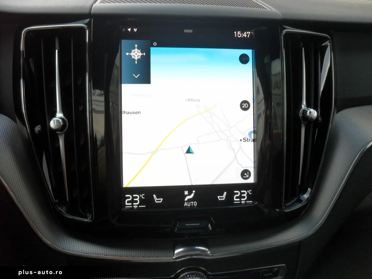 VOLVO XC 60 T8 R Design AWD   Head UP   AHK   PD   WP