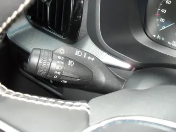 VOLVO XC 60 T8 R Design AWD   Head UP   AHK   PD   WP