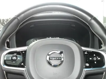 VOLVO XC 60 T8 R Design AWD   Head UP   AHK   PD   WP