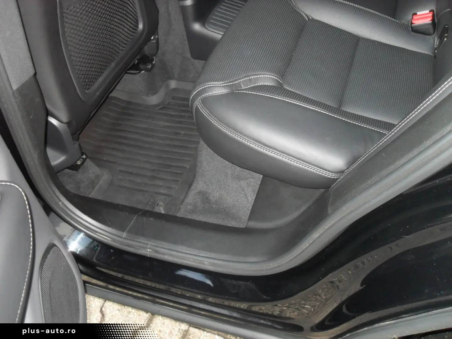 VOLVO XC 60 T8 R Design AWD   Head UP   AHK   PD   WP