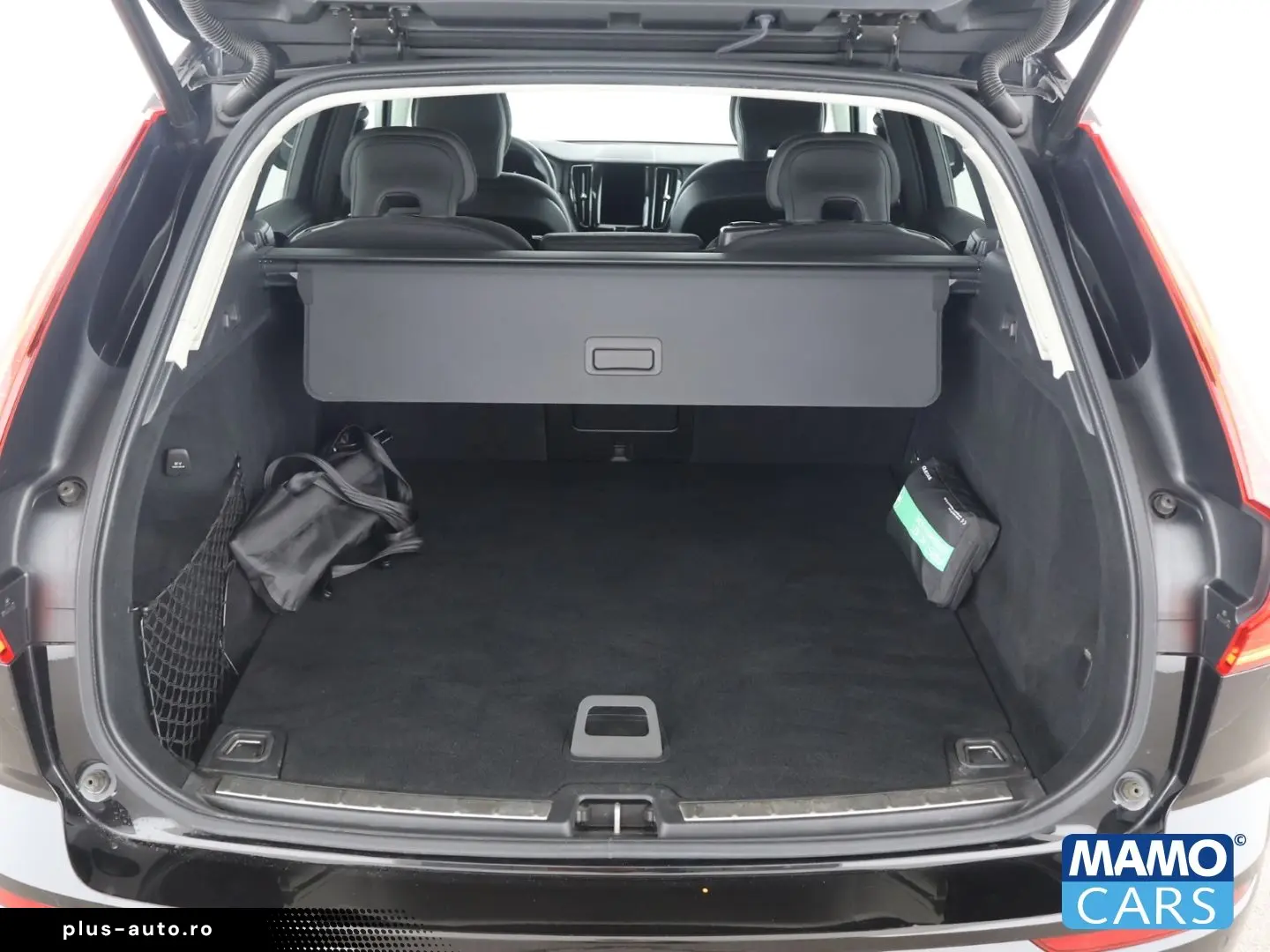 VOLVO XC60 B4 Core ACC BLIS CAM