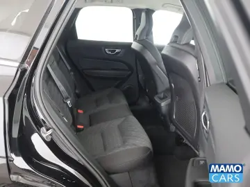 VOLVO XC60 B4 Core ACC BLIS CAM