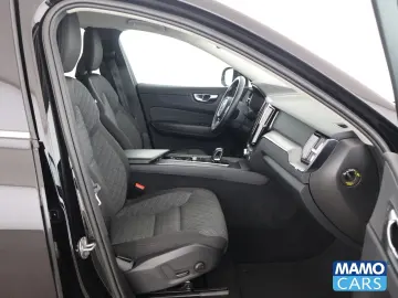 VOLVO XC60 B4 Core ACC BLIS CAM