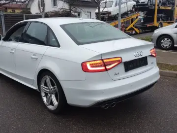 Audi A4 2.0 TDI DPF clean multitronic S line Sportpaket