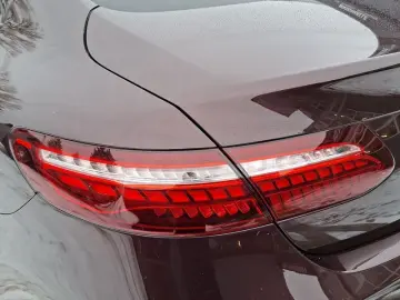 MERCEDES-BENZ E 220 d Coupé AMG LINE 360 NIGHT PDC BURMESTER