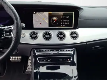 MERCEDES-BENZ E 220 d Coupé AMG LINE 360 NIGHT PDC BURMESTER