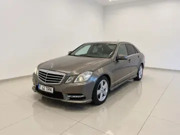 Mercedes-Benz E300 Bluetec hybrid
