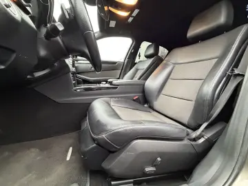 Mercedes-Benz E300 Bluetec hybrid