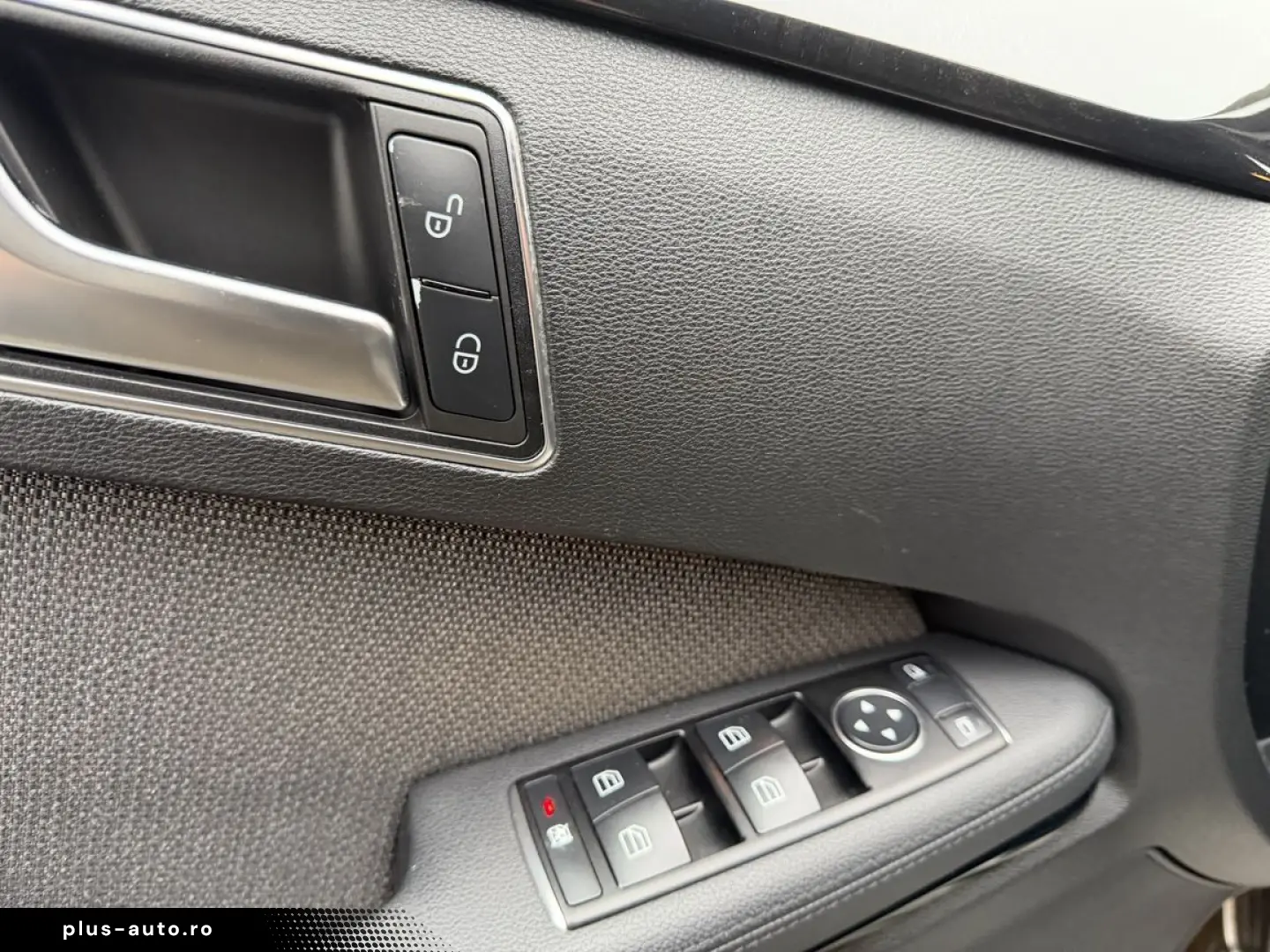 Mercedes-Benz E300 Bluetec hybrid