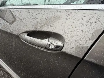 Mercedes-Benz E300 Bluetec hybrid